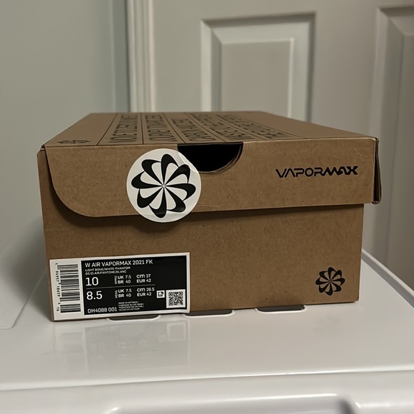 Women’s light bone vapormax 2021 flyknit - Picture 11 of 13